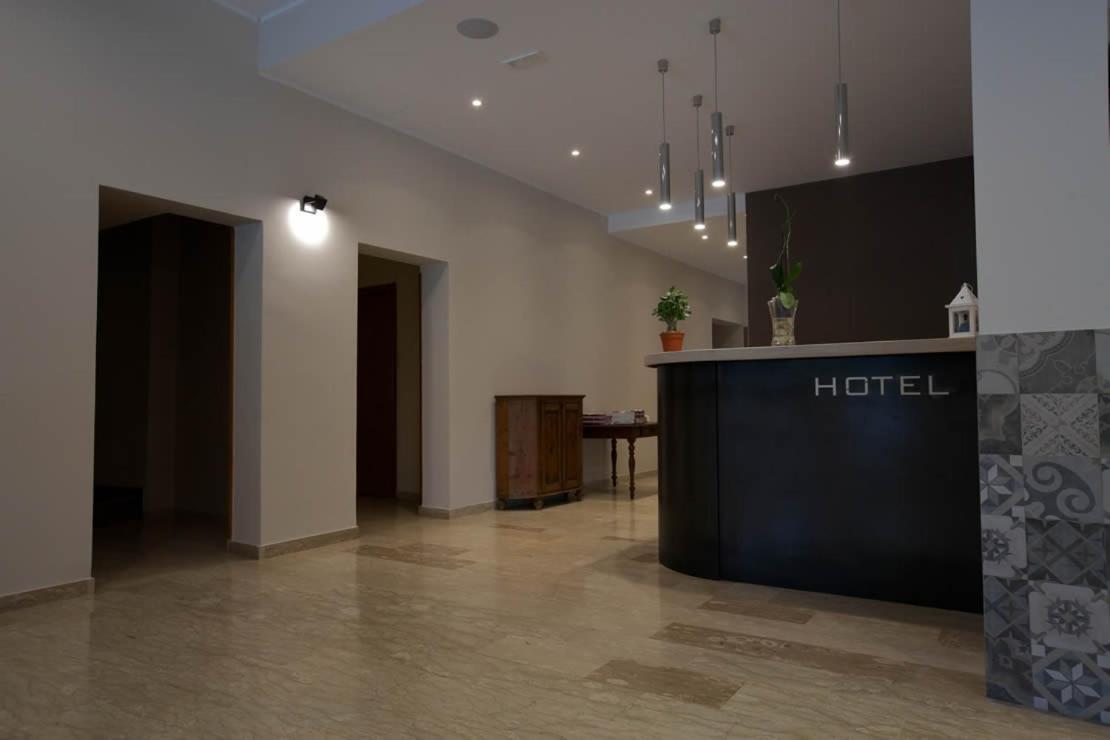 Onorati Hotel Priverno Ngoại thất bức ảnh