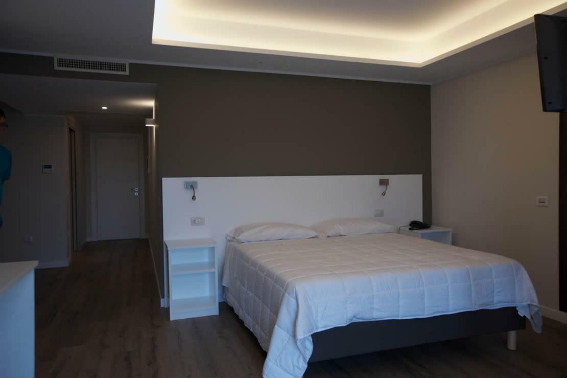 Onorati Hotel Priverno Ngoại thất bức ảnh